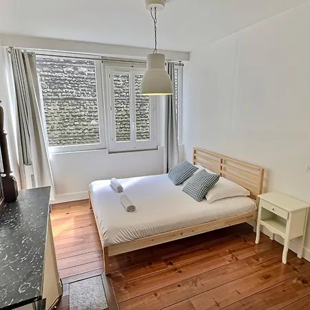 아파트 Wonderhost, Spacieux Et Calme En Coeur De